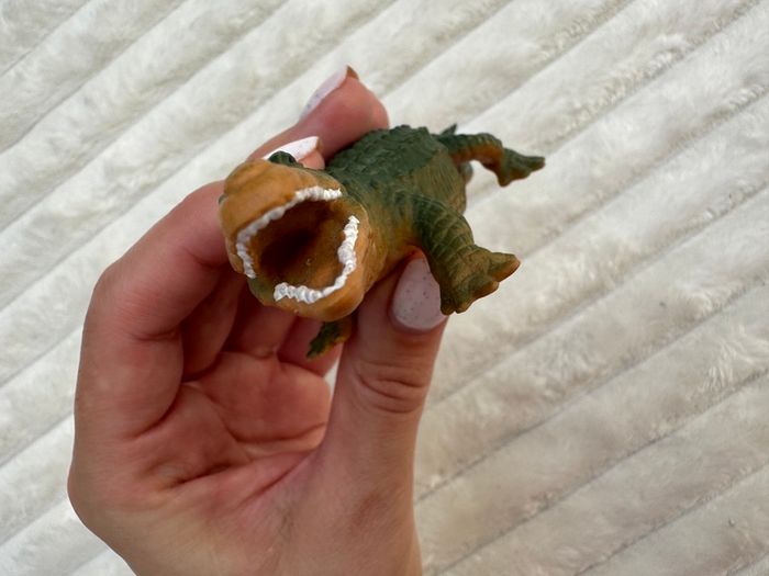 Vintage 1997 Lanard Alligator Crocodile Action approx. 6" Used Please see pictures