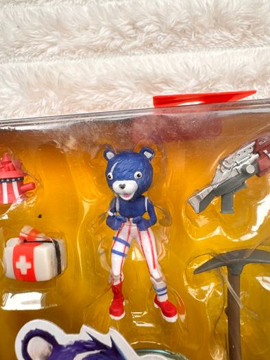 Fortnite Battle Royale Collection Star Spangled Trooper Fireworks Team Leader Damaged Box Please see photos