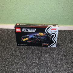 Oracle Red Bull Racing RB20 F1 Race Car 77243