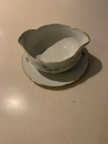 Rare Royal Thun gravy /sauce boat