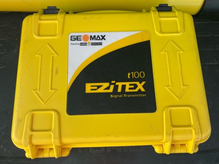 GeoMax EziCAT i550 Cable and Pipe Locator Plus Ezitex t100 Signal Transmitter