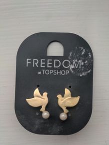 Confirmation earrings