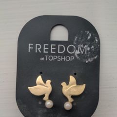 Confirmation earrings
