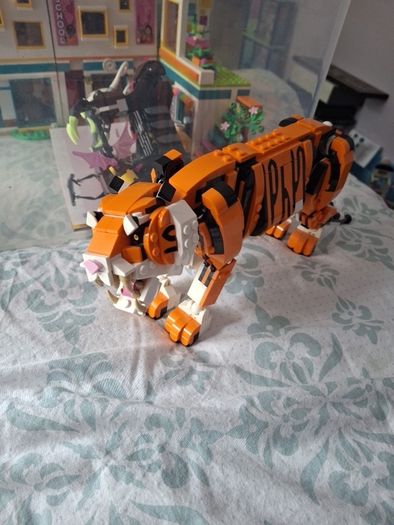 lego tiger