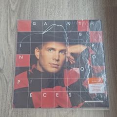 Garth Brooks in pieces vinyl