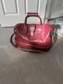 Spanish kling leather weekend bag