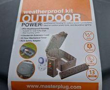Outdoor weatherproof plug/power box