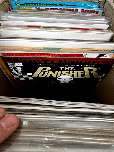 Marvel, DC & Indie Medium Comic Box w 180 comics for Sale