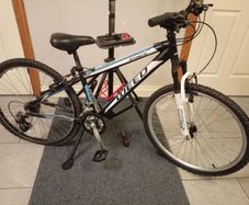 Boys mountain bike cycling like new
