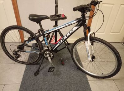 Boys mountain bike cycling like new