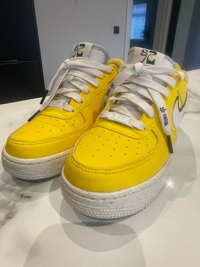 Nike Air Force One LV8 - Tour Yellow/Black/White