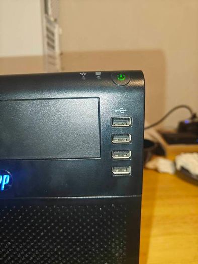 HP ProLiant MicroServer N36L