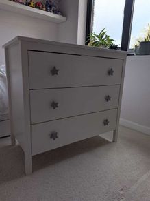 Chest of drawers