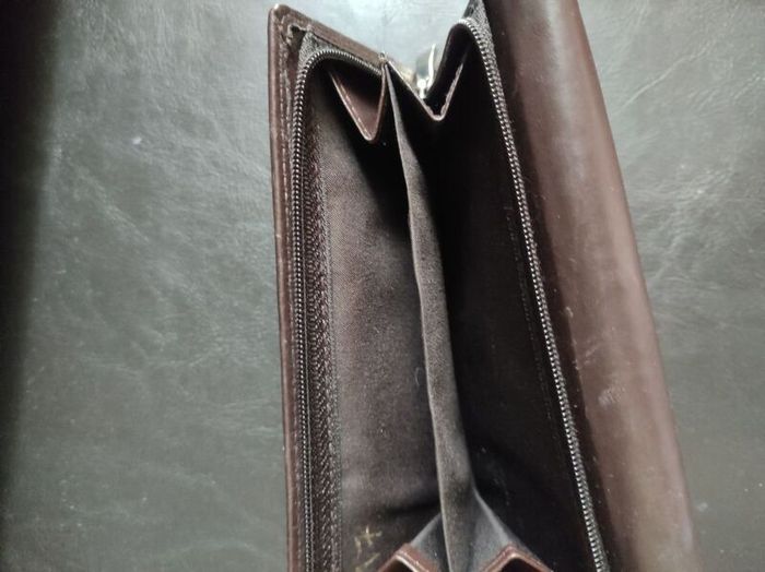Fine leather wallet purse