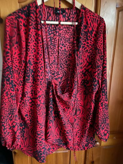 Wallis Blouse Size 16