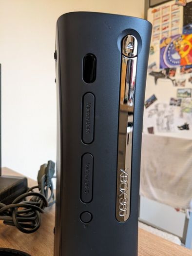 Xbox 360 Console with controller
