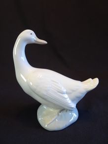 Vintage Nao by Lladro Spain  White Goose Porcelain Figurine