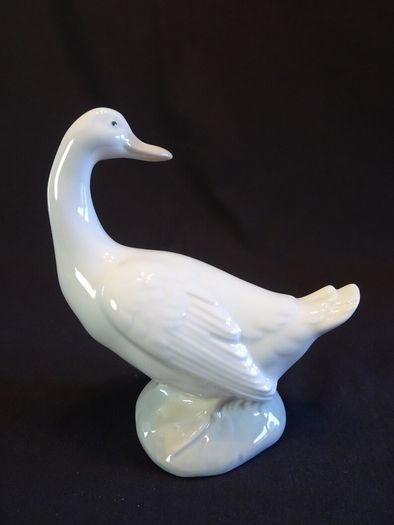 Vintage Nao by Lladro Spain  White Goose Porcelain Figurine