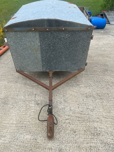 Dog  trailer