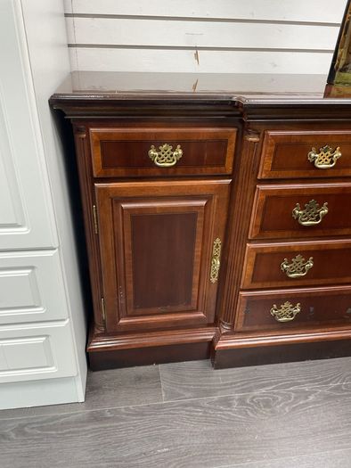 sideboard