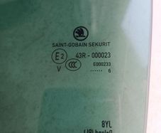 Skoda Superb rear Glass (pair)