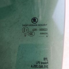 Skoda Superb rear Window Glass (pair)