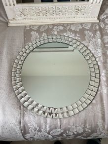 Round Decorative Wall Mirror