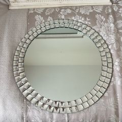 Round Decorative Wall Mirror