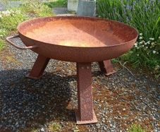 Iron fire pit