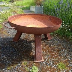 Iron fire pit