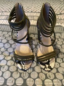 Size uk4 heels