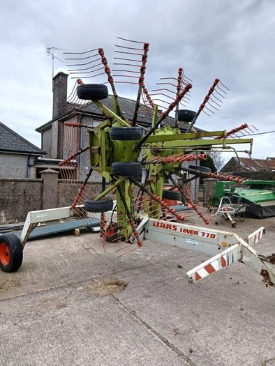 Claas Liner 770 Twin-rotor rake