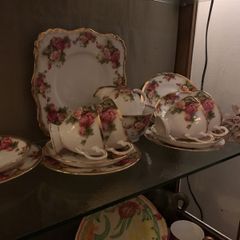 vintage rose tea set.