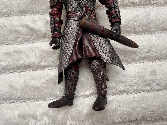 2002 Lord Of The Rings The Two Towers Rohirrim Action Figure approx. 16 cm. Used Damaged Loose legs Please see photos