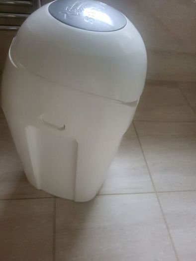 Tommee Tippee Sangenic nappy bins x 2 5euro each