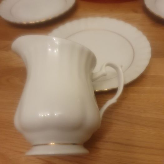 China Sandard' Collectable Vintage China Pieces ... Biscuit Plate, Gravy Boat, 3 Cake Plates and a Milk Jug