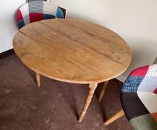 Dropleaf pine table