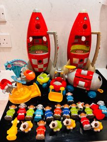 Happyland space set