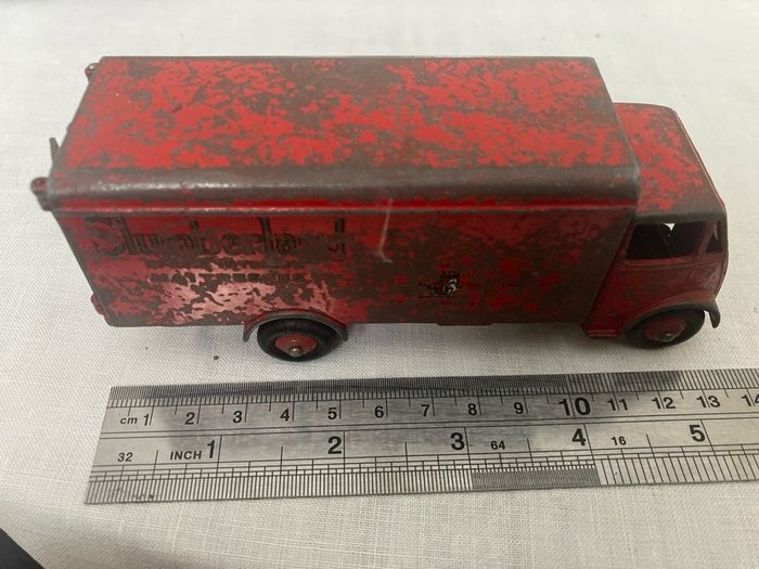 Dinky / Meccano 514. Guy Slumberland van. Rear opening doors.