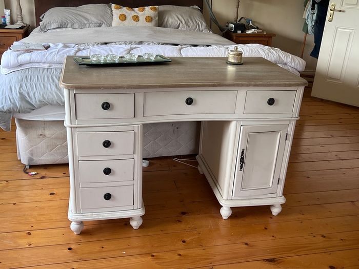 Large Country-Style Desk | 7 Drawers & Cupboard