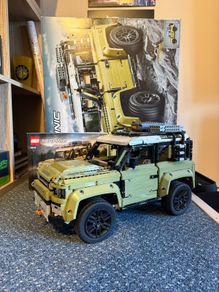Lego Technic Land Rover Defender 42110 - Box and Manual included