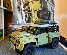 Lego Technic Land Rover Defender 42110 - Box and Manual included