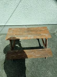 wooden bench