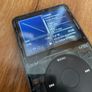 iPod 5 + new faceplate + rockbox + charging cable Image 8