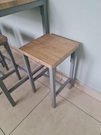 kitchen Island table and stools