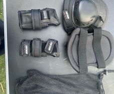 Knee and wrist protection gear