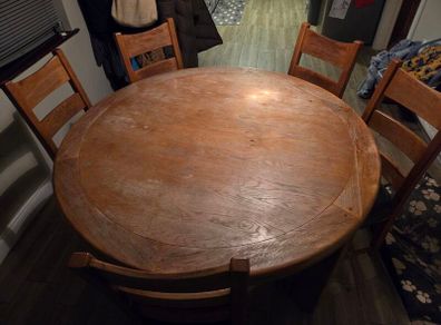 Solid Oak - Round 6 seater table
