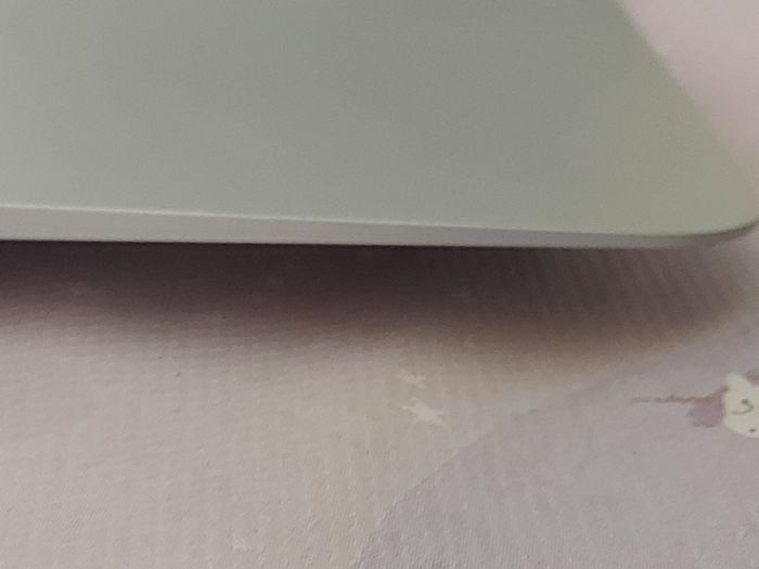 Apple MacBook Air, Intel Core i5, 1.4GHz, 4GB Ram DDR3, 121GB SSD, 13.3 inch screen, in excellent condition