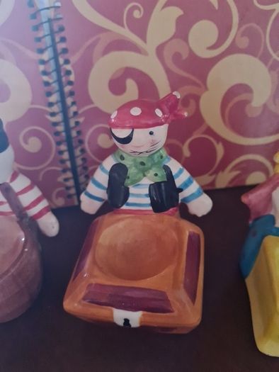 egg cups