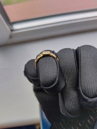 18k gold and diamond ring